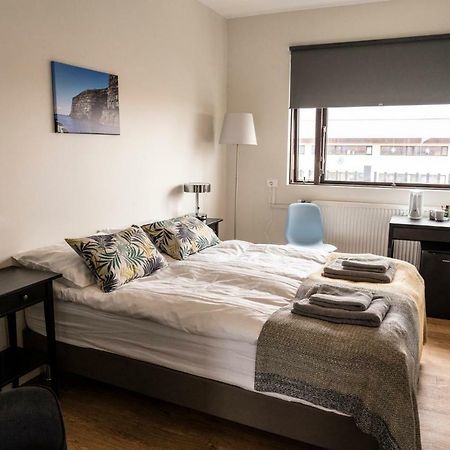 Black Beach Guesthouse Thorlakshofn Экстерьер фото